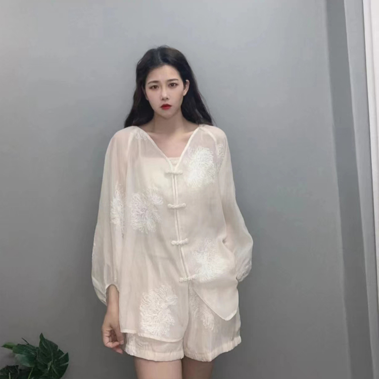 新中式套装女夏名媛风高级感国风V领薄款衬衣防晒短裤休闲两件套
