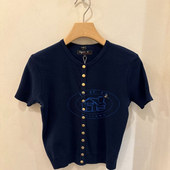 香港专柜代购 25秋冬女EBT2J155 b字logo金色按扣針织开衫 Agnes