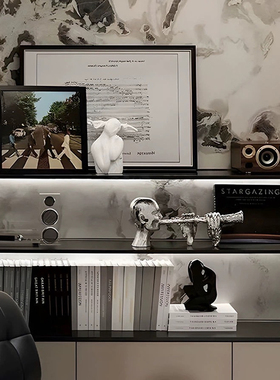 【可开票】银色奏乐人物雕塑摆件