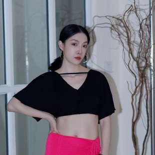 纪小白原创肚皮舞轻奢舞蹈服短上衣莱赛尔蝴蝶显瘦T练功服日常新