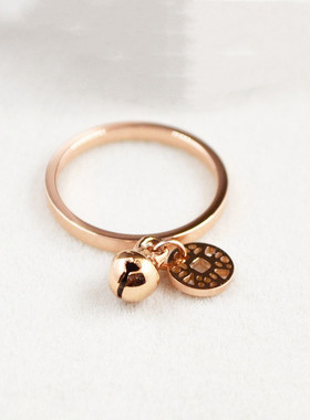 复古铜钱铃铛玫瑰金钛钢戒指尾戒