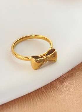 女钛钢甜美蝴蝶结金色戒指饰品