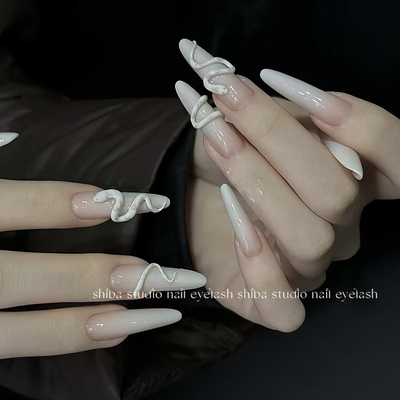 【白素贞】2025年新款长纯手工穿戴甲高级乳白渐变小粉蛇美甲显白