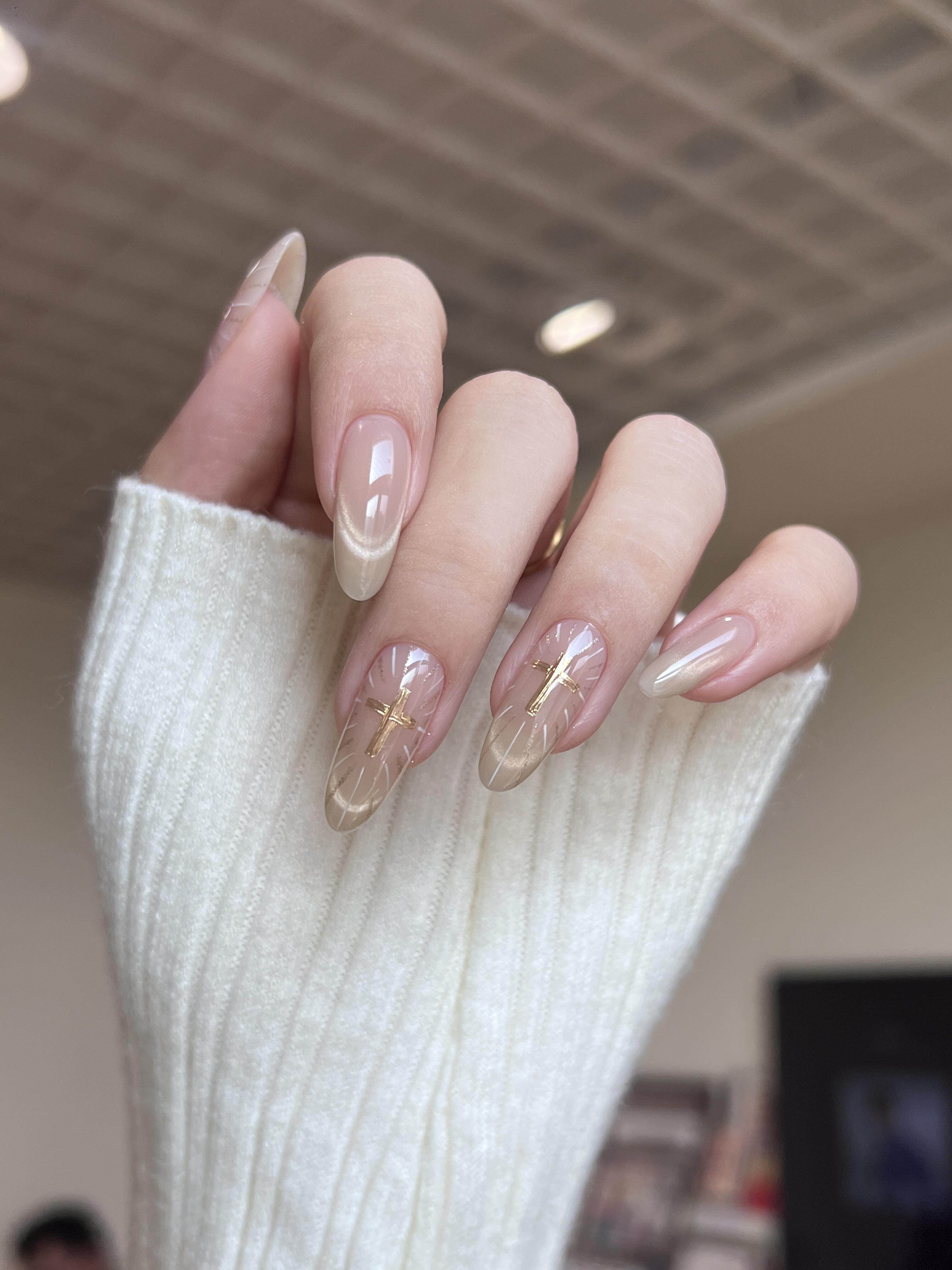 【圣光神谕】金色十字架手工穿戴甲中长款美甲显白高级感猫眼修女