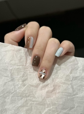 2025新款手工穿戴甲短款美甲显白高级感秋冬款蓝色晕染咖色猫眼