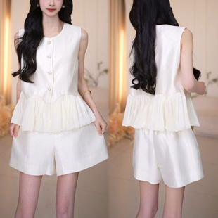 知性温柔小香风时尚套装2025夏季新款小众显瘦无袖上衣短裤两件套