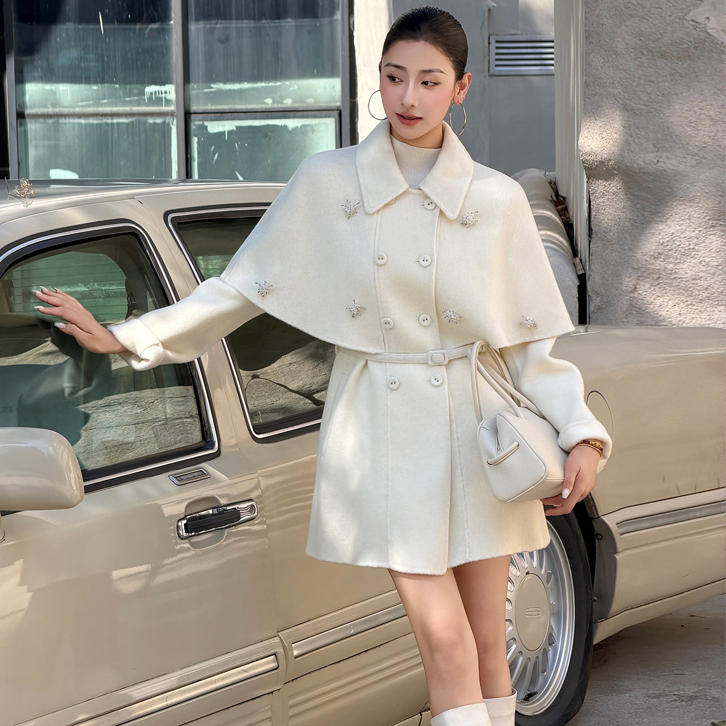 白色毛双面呢大衣女2026秋冬新款双排扣斗篷式腰带气质羊毛呢外套