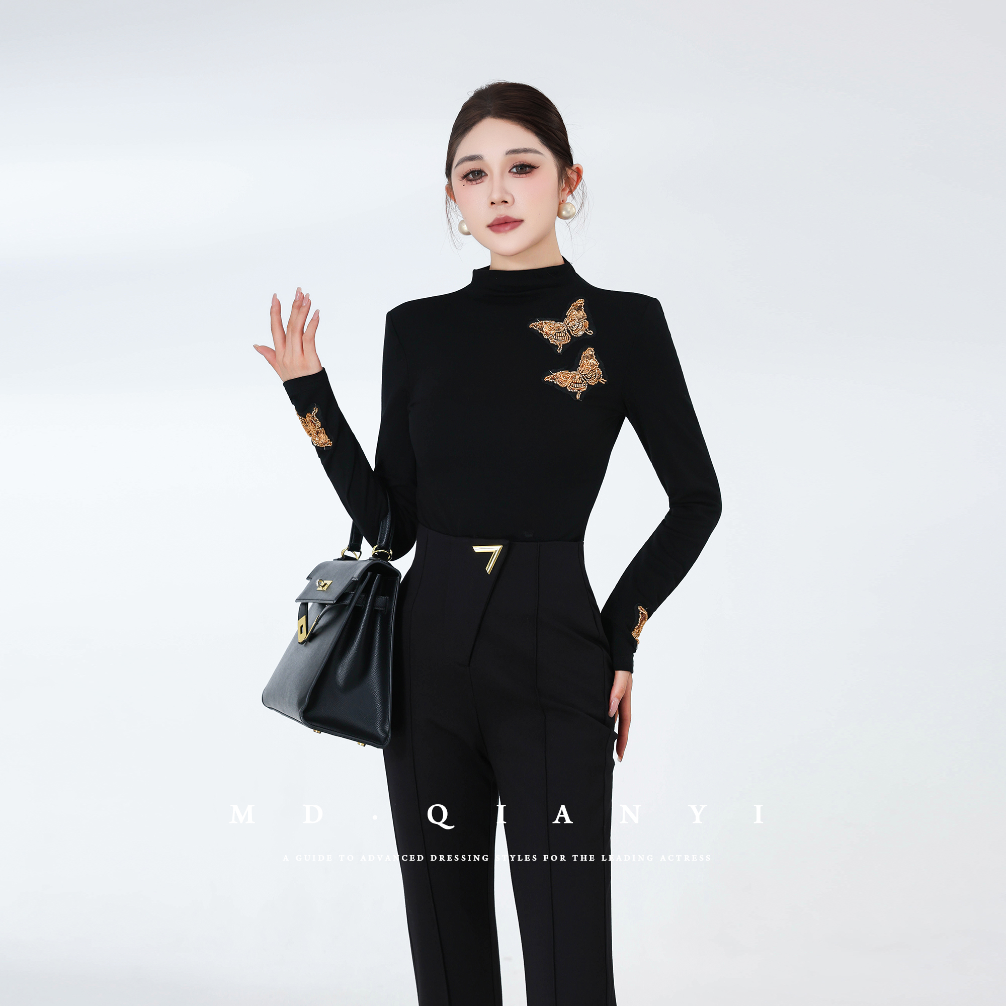 MD千亿【自然灵域】2025冬季新款时尚高级气质显瘦打底上衣