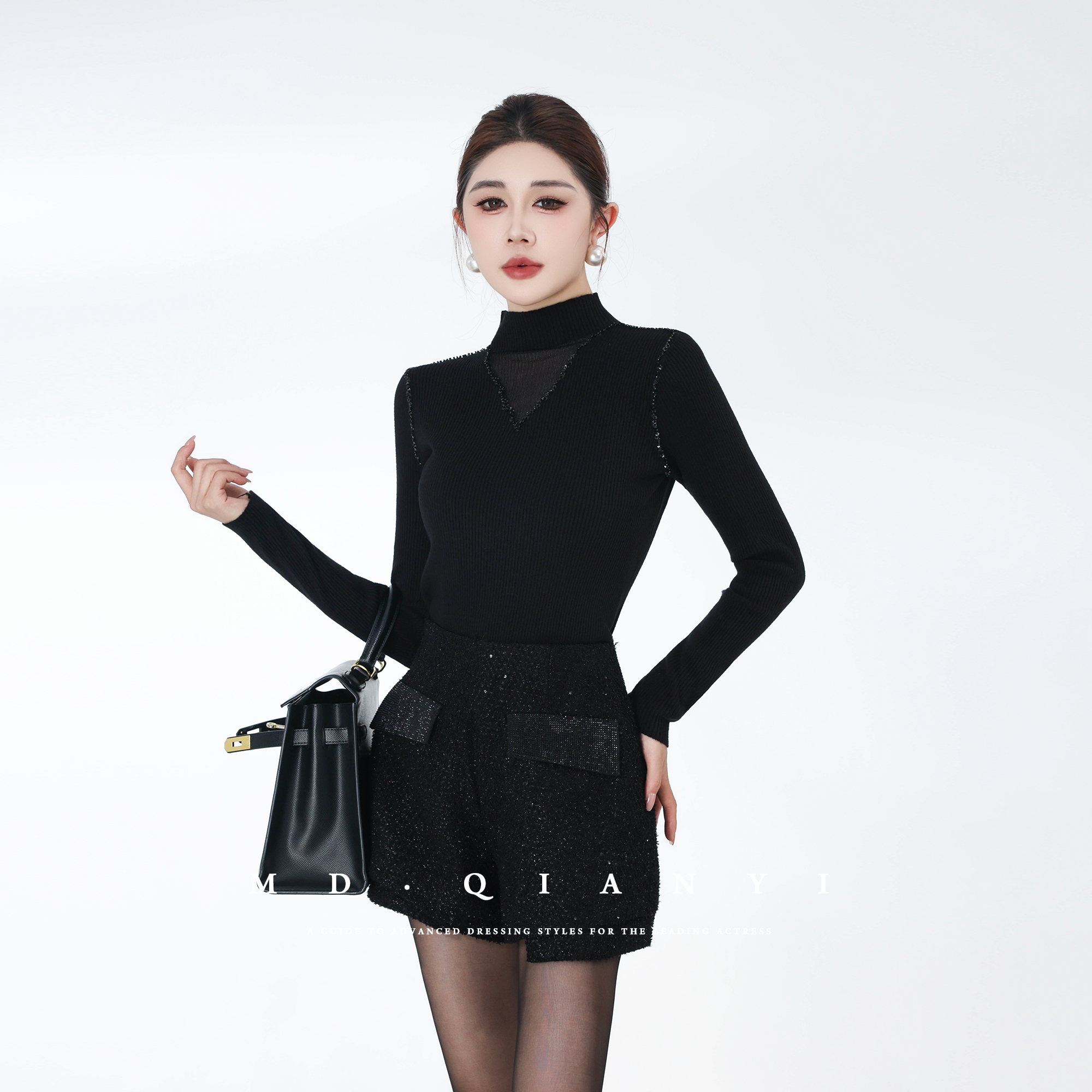 MD千亿【星星自留】2025冬季气质时尚镶钻长袖女款打底衫