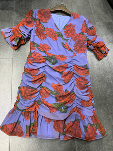 包臀中短连衣裙 蓝紫大红花印花收褶修身
