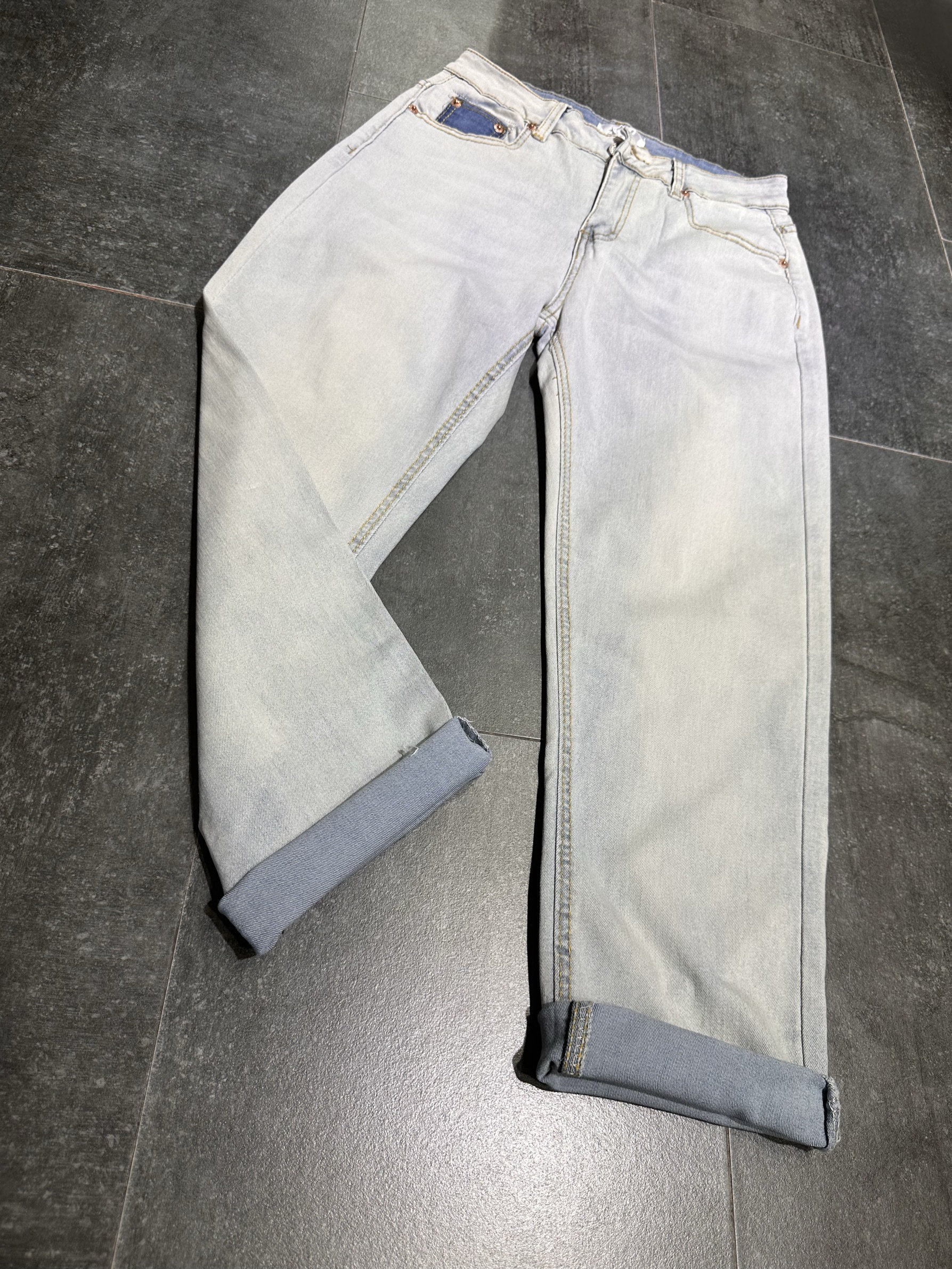 春夏秋季浅色中腰休闲牛仔裤