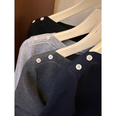 J1慵懒风圆领斜肩长袖针织衫女冬新款宽松百搭显瘦内搭打底衫上衣