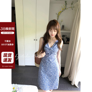 v领碎花连衣裙新品 现货AHY 满天星素雅气质瘦腰无袖
