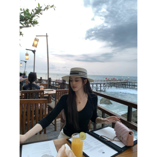 T恤收腰春装 高弹力正肩v领中袖 好穿闭眼入 短tee上衣新品 AHY