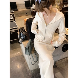 新款 显瘦遮肉休闲套装 洋气减龄卫衣两件套潮 AHY 裙女百搭2023春季
