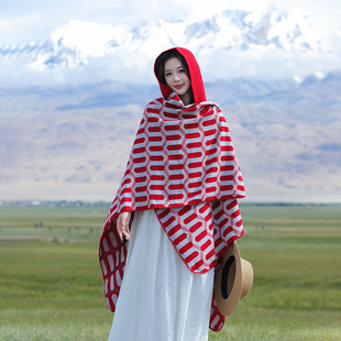 大西北草原连帽斗篷拍照新疆西藏旅行保暖围巾外套百搭厚款披风女