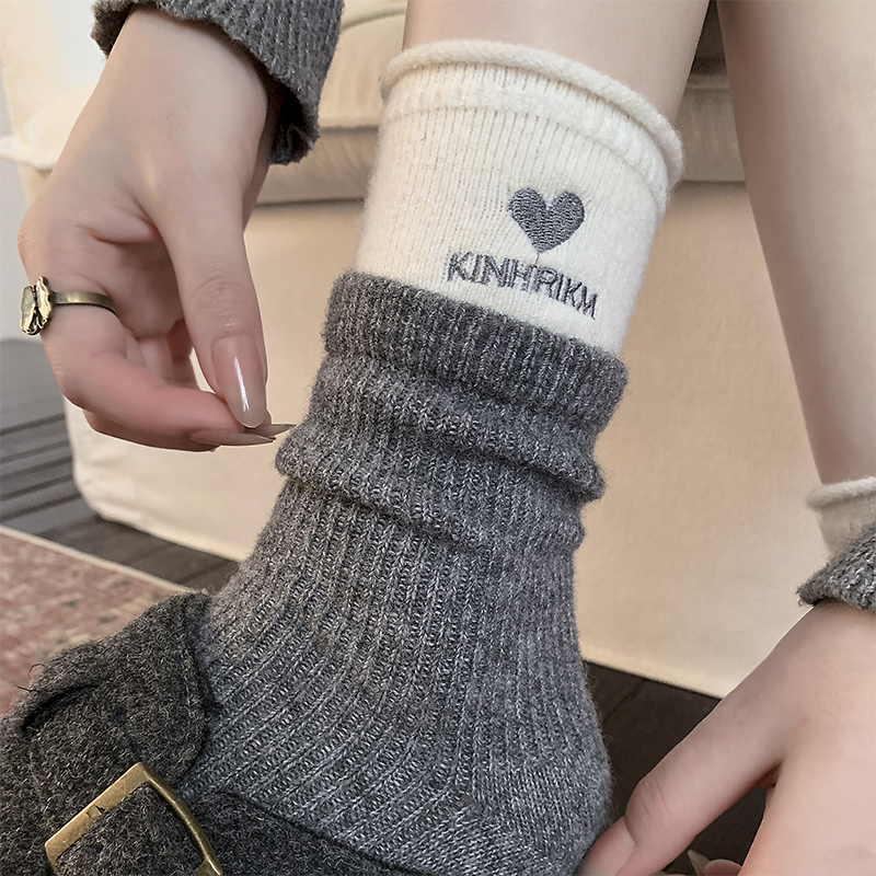 韩系爱心羊毛袜子女秋冬季加绒加厚保暖灰色2025新款中筒堆堆袜潮