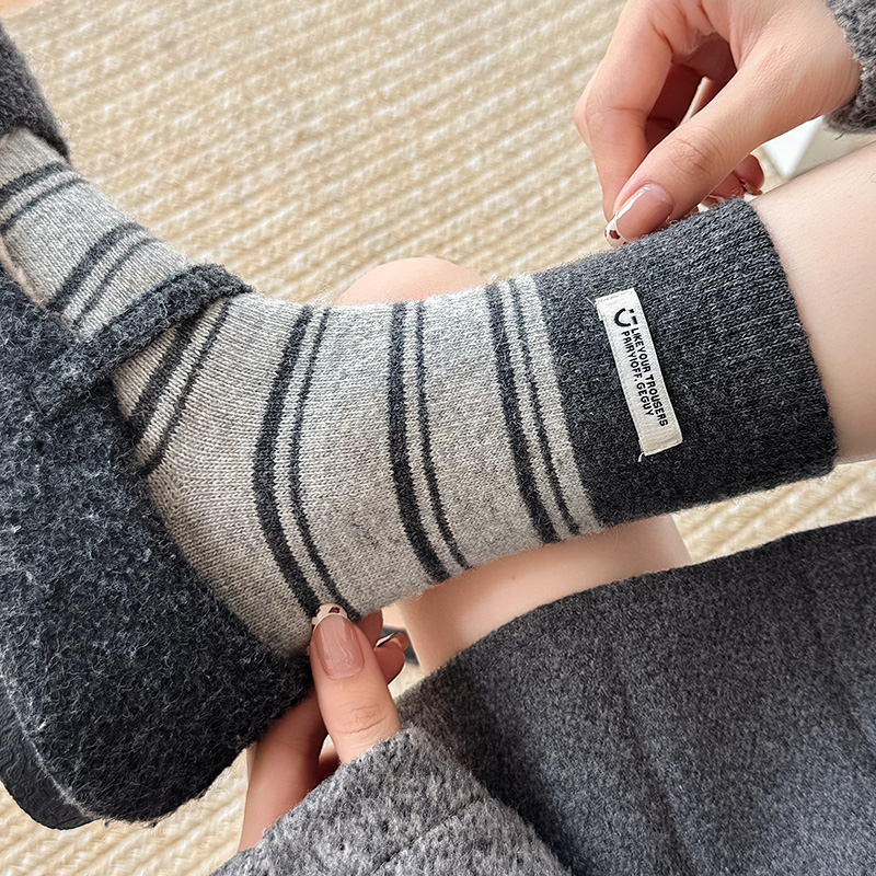 韩系布标羊毛袜子女秋冬季