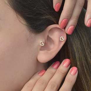 爱心镂空耳屏钉小耳朵耳钉纯银养耳洞耳骨钉螺丝拧扣设计高位耳洞