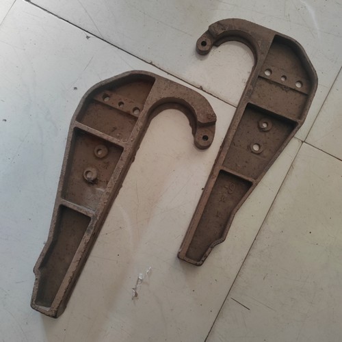 喷水织布机经轴托架