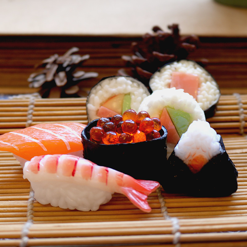 日本食玩网红鱼子酱甜虾寿司饭团钥匙扣包挂件配饰