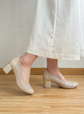 德国CAPRICE凯蝴蝶女鞋春夏新品中粗跟包边镂空浅口中跟单鞋22501