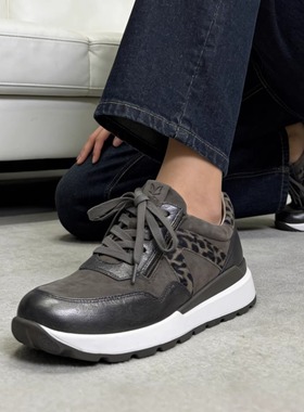 德国CAPRICE凯蝴蝶女鞋2025秋冬新品牛皮拼色时尚坡跟休闲鞋23737