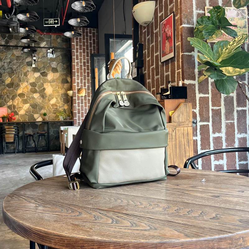 狼道2025新款时尚休闲大容量双肩包女旅行背包轻便防水出差旅游包