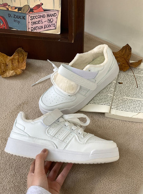 加绒小白鞋女魔术贴百搭板鞋2025新款学生运动休闲潮流棉鞋女
