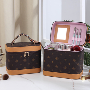 2025新款大容量化妆包女复古高档便携护肤品硬壳化妆品收纳包手提