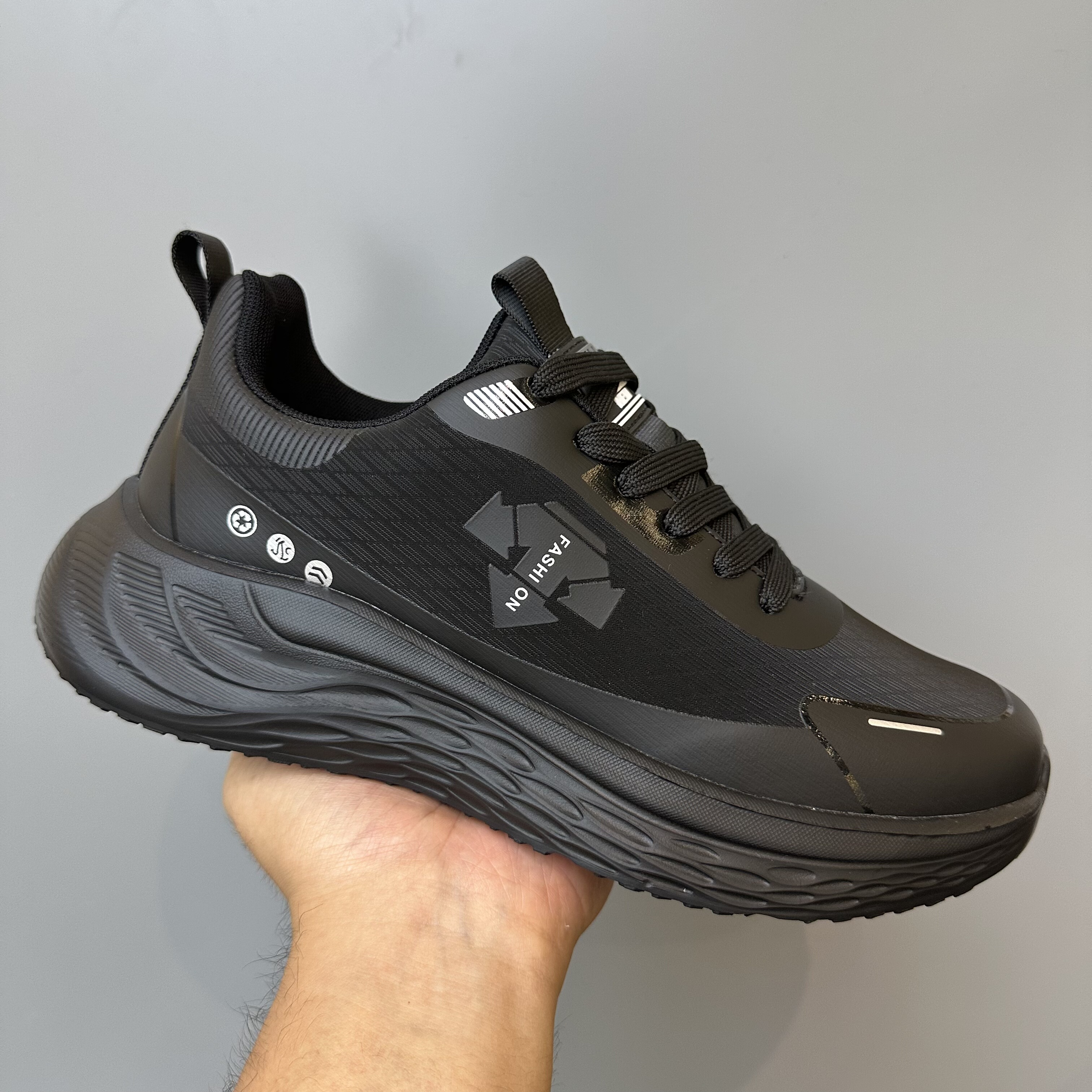 男子潮鞋2025新款秋冬男鞋户外休闲鞋男款运动鞋超轻减震跑步舒适