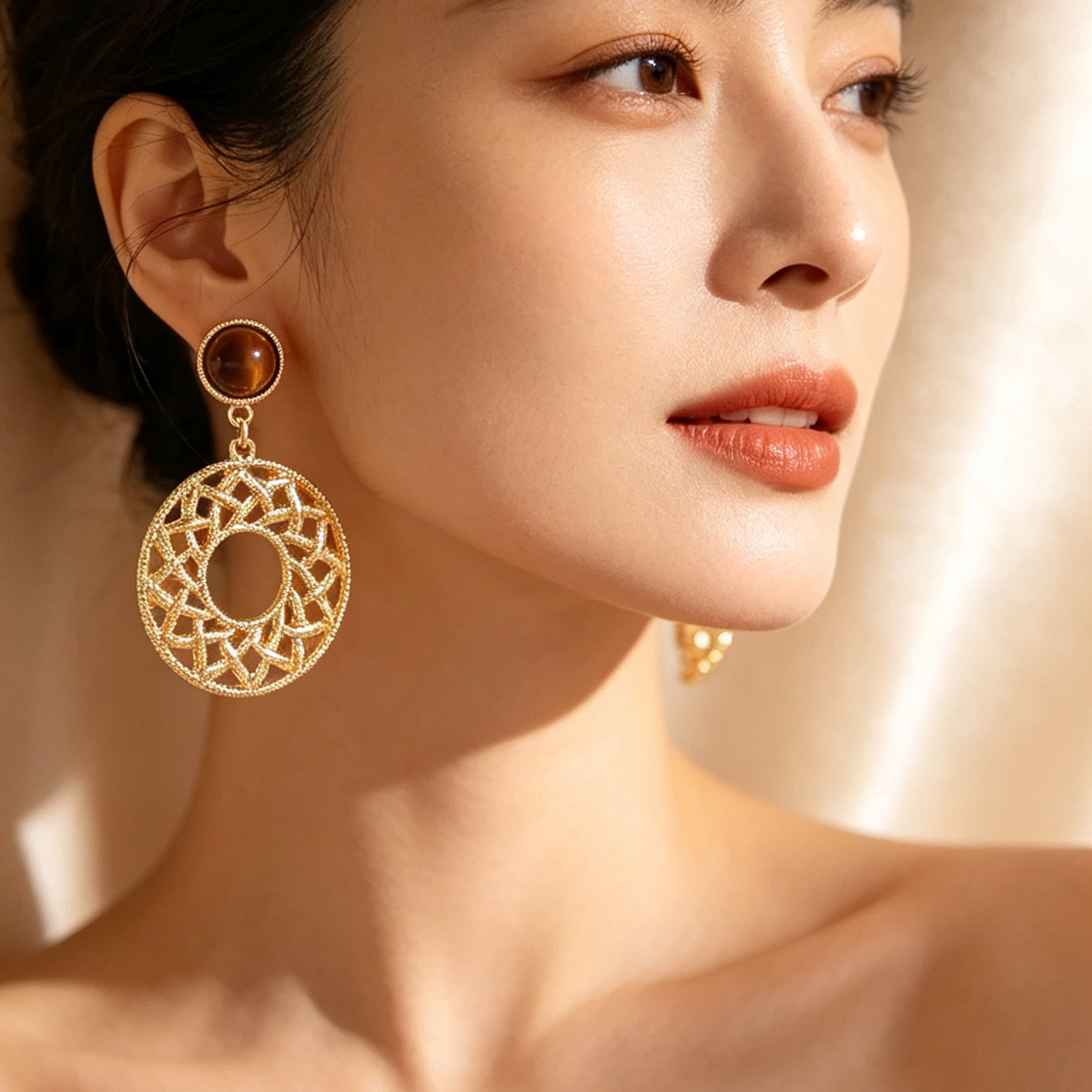 秋冬新款虎眼石镂空圆圈耳环女轻奢气质耳钉2026新款巨好看耳饰品