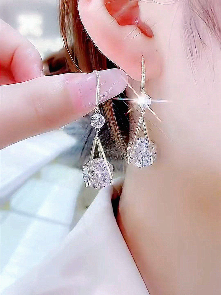 立体锆石耳环独特设计网红耳钉女