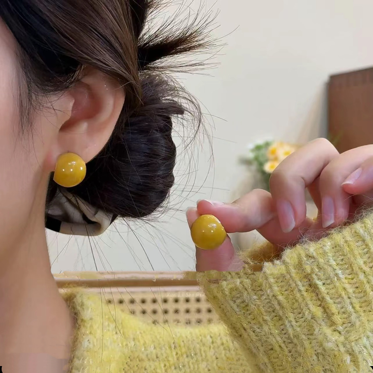 多巴胺黄色甜美滴釉耳钉银针2026年气质爆款轻奢圆脸显脸瘦耳饰品