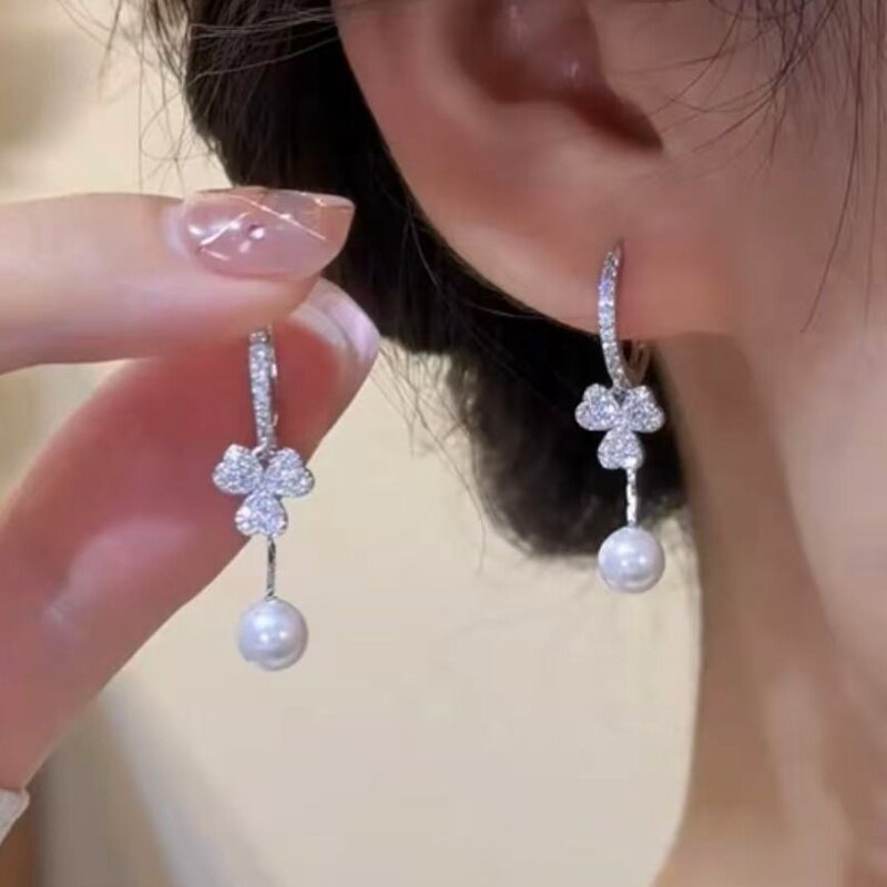 轻奢气质三叶花珍珠耳环小众设计