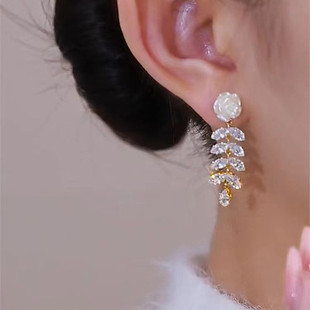 微镶锆石玫瑰花麦穗耳环2025年新款轻奢耳钉小众设计感流苏耳饰女