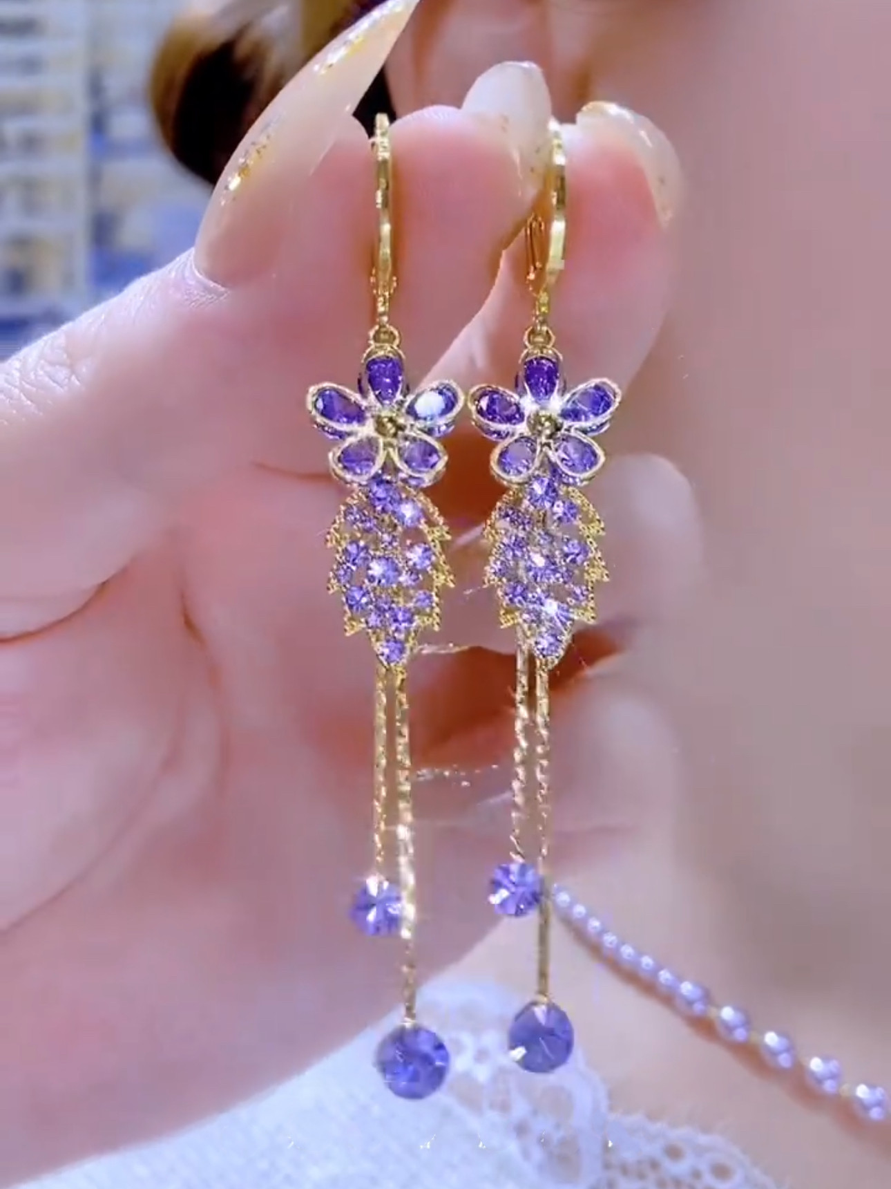 轻奢超闪2025新款爆款精致优雅耳扣气质紫色锆石花朵树叶流苏耳环