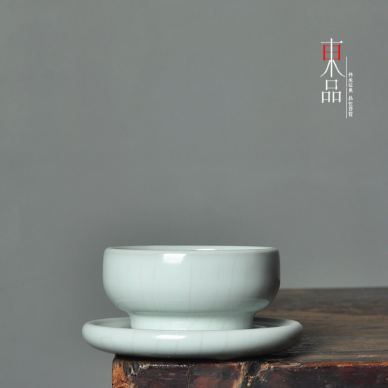 青瓷哥窑月白套盏品茗杯主人杯