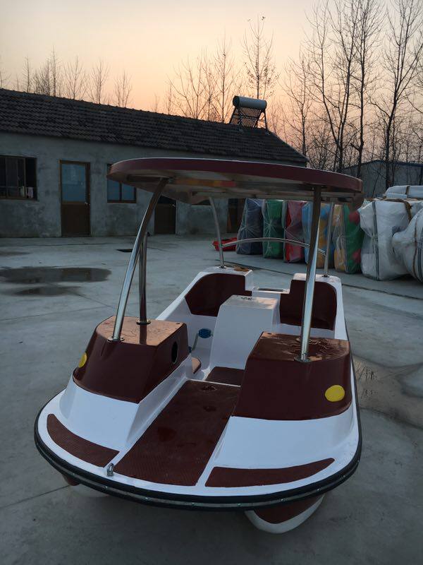 脚踏船 公园游船 四人脚踏船  水上自行车  水上三轮车电动船