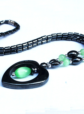 黑色镶绿色心形女款送妈妈项链