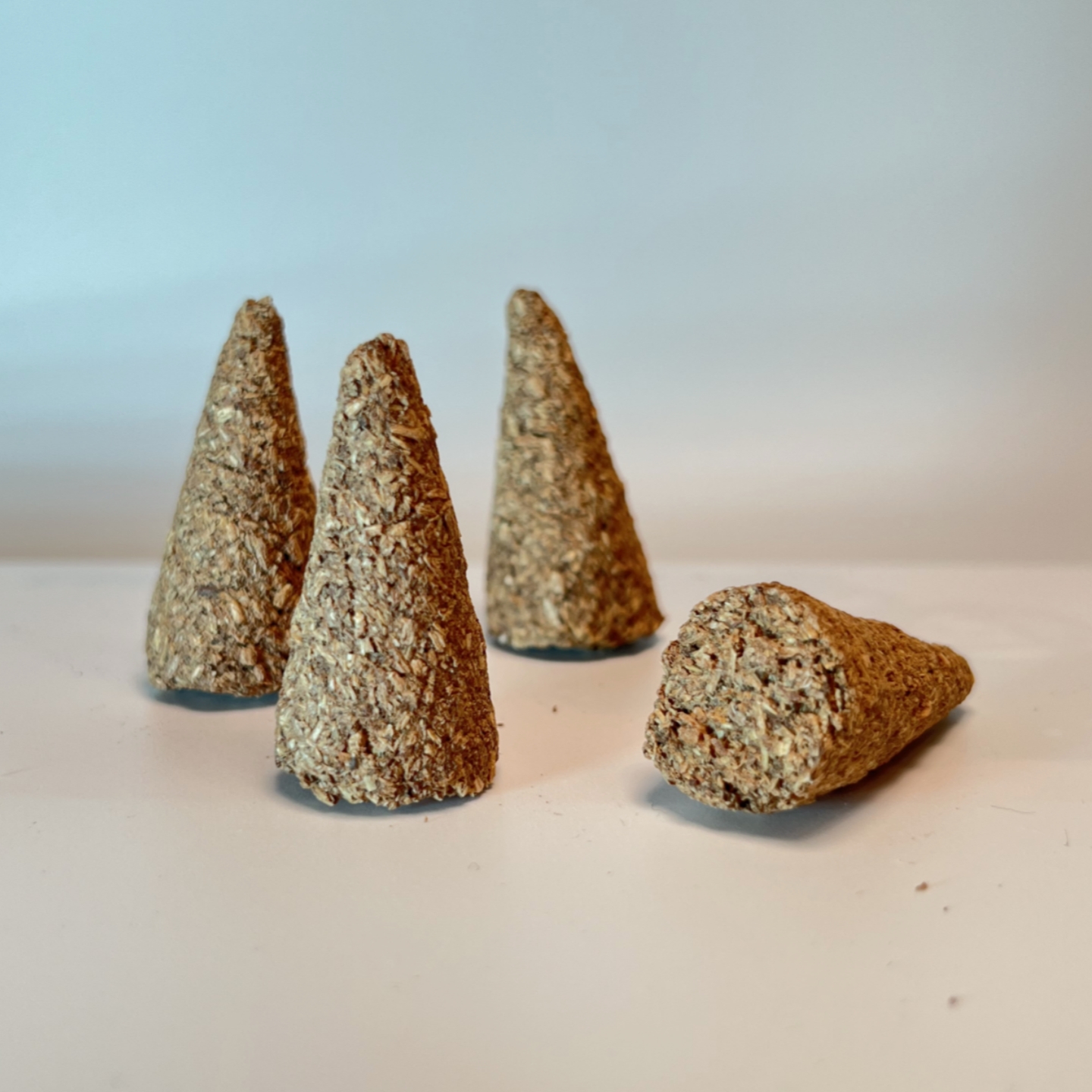 手工塔香 秘鲁圣木香塔 粗粒感香锥 空间清理烟熏净化Palo Santo