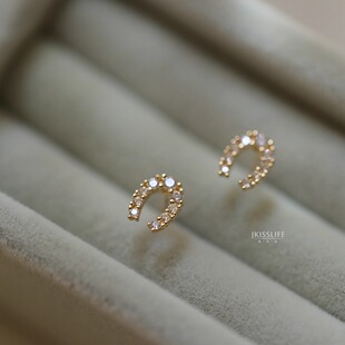 9K黄金 幸运小马蹄 精致微镶闪闪K金耳钉 日常简约耳饰 简约气质