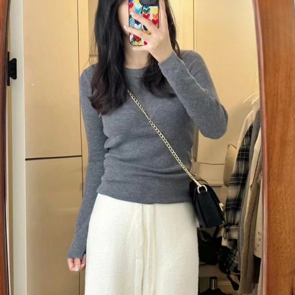 露丝同款简约细羊毛针织打底衫女圆领内搭上衣秋冬季修身软糯毛衣