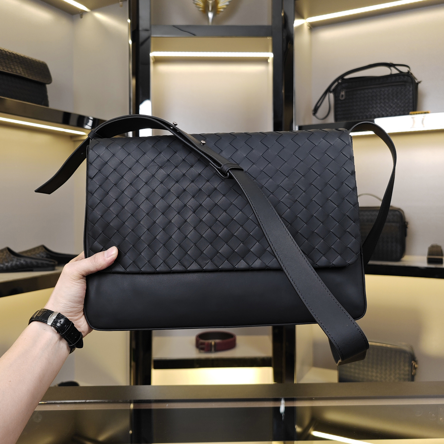 真皮编织邮差包百搭休闲斜挎包