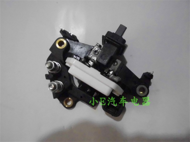 北京佩特来AVI144系列发电机调节器 佩特来原厂配件28V100A带插头