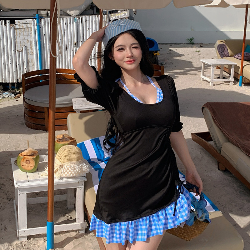 温泉泳衣女大码分体平角裤保守微胖女孩遮肉高级感格纹绝美游泳装