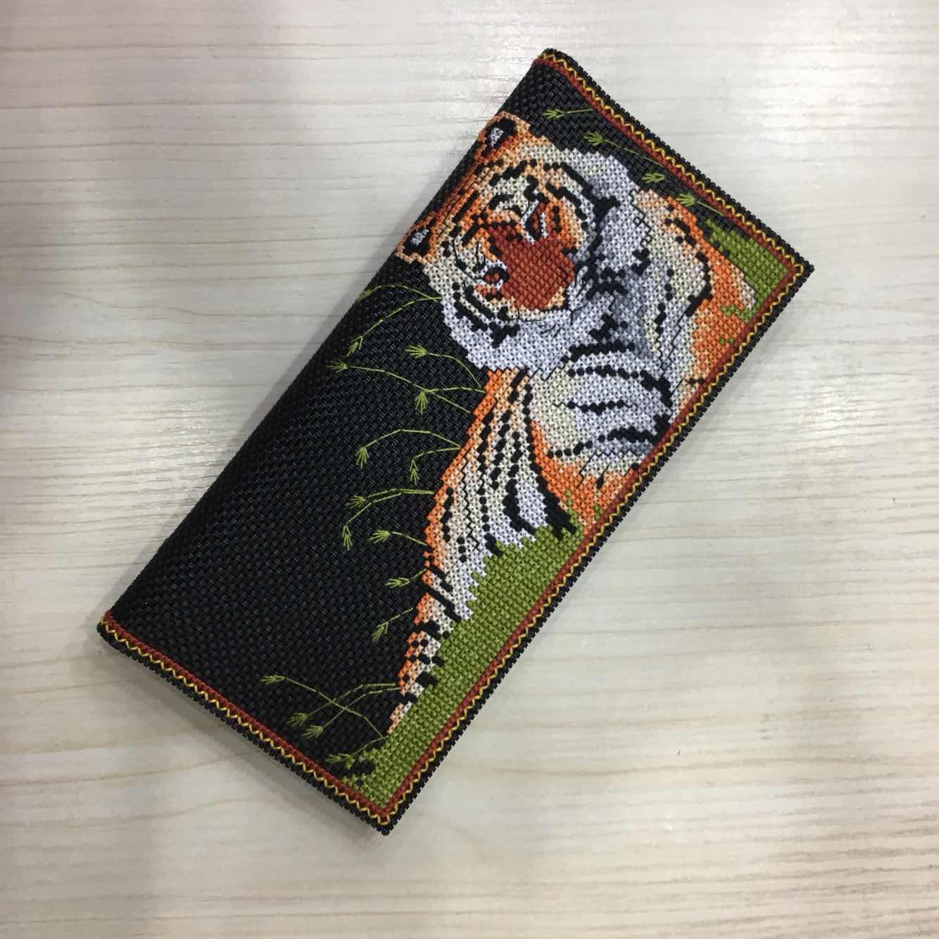 十字绣钱包成品 纯手工 金贵族 二折 长款 卧虎   包邮