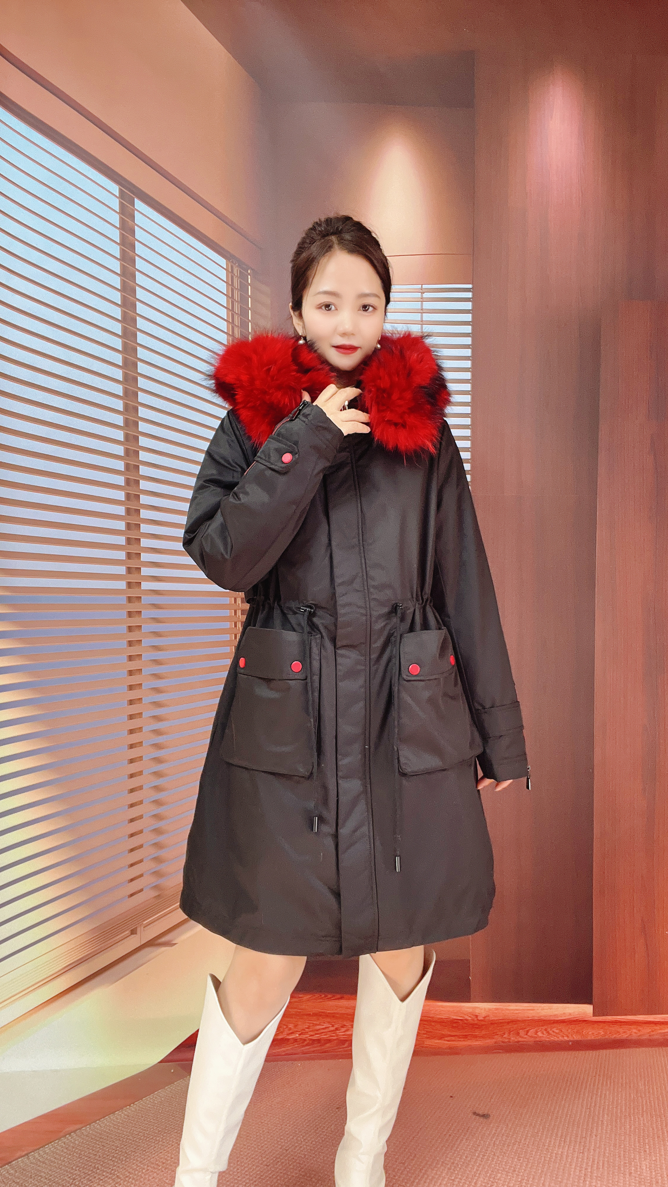 断码清仓 朗曼系列 冬款大毛领连帽时尚 派克羽绒服 Y126