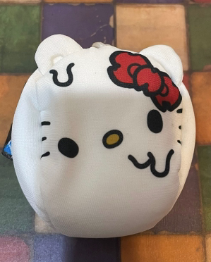 Sanrio Hello Kitty万圣节限定释压馒头公仔零钱包