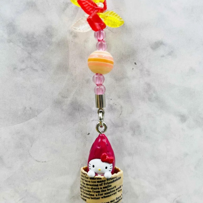 Hello Kitty 凯蒂猫~日本sanrio三丽鸥 限定版手机吊饰
